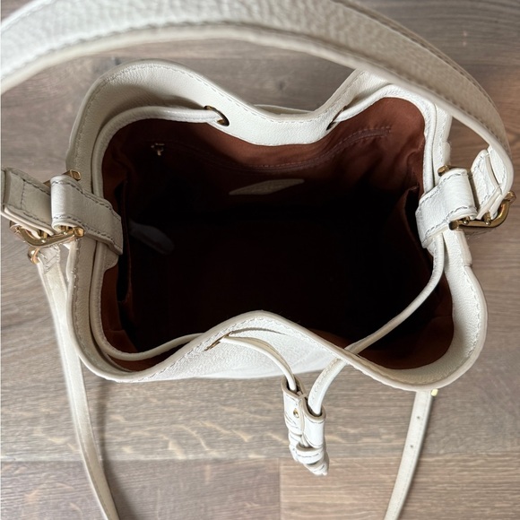 Fossil Tessa Bucket Crossbody Cream Leather Bucket Bag - Picture 6 of 16